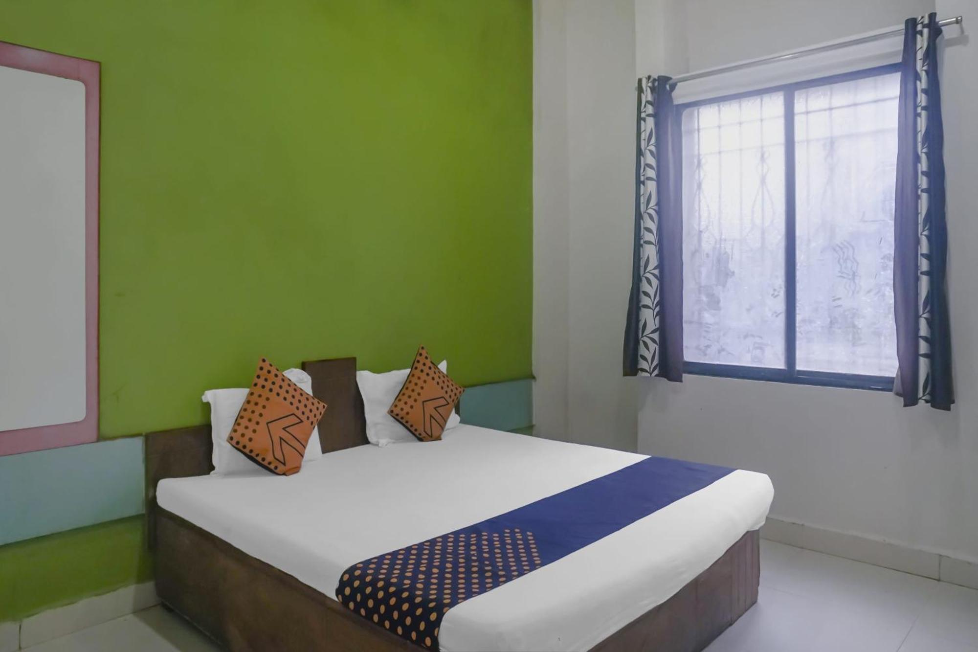 Spot On Hotel Peacock Lodging Pune Bagian luar foto