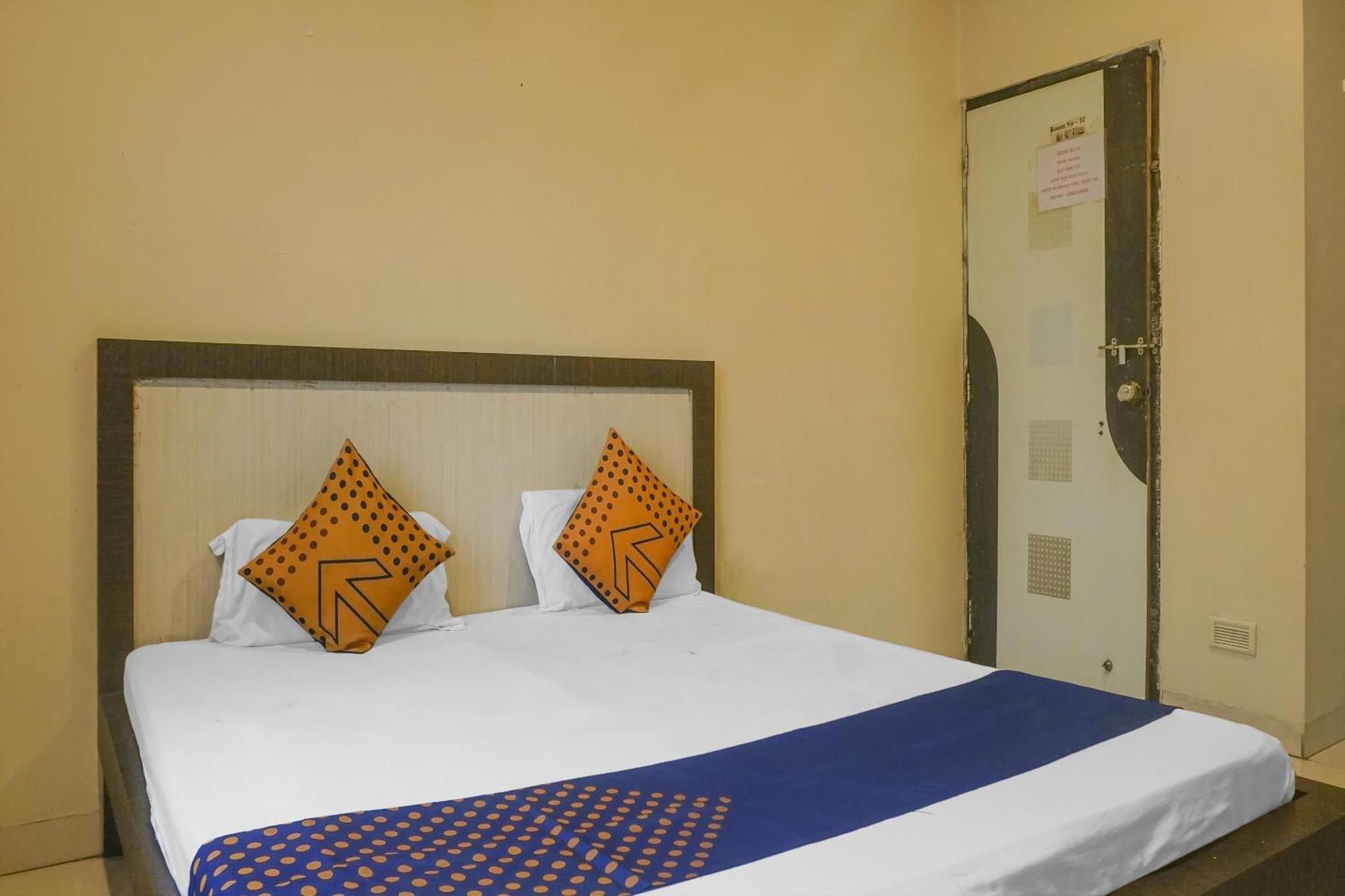 Spot On Hotel Peacock Lodging Pune Bagian luar foto